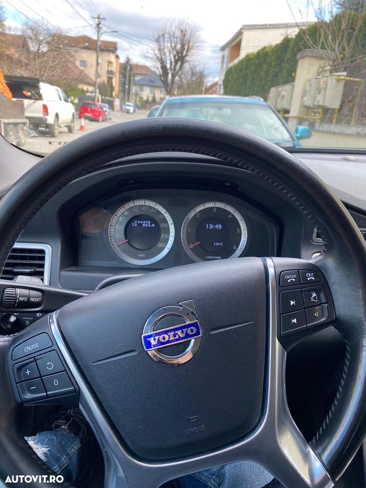 Volvo XC 70 D5 AWD Geartronic Momentum - 13