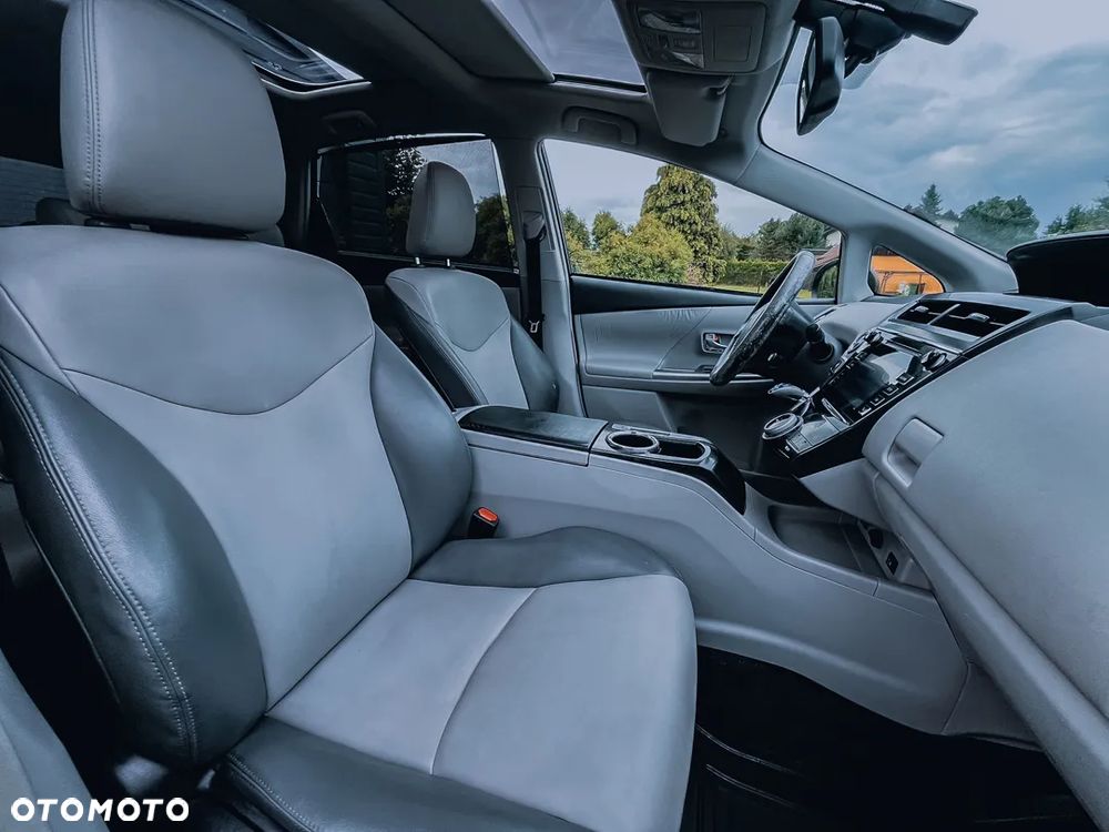 Toyota Prius+ - 30