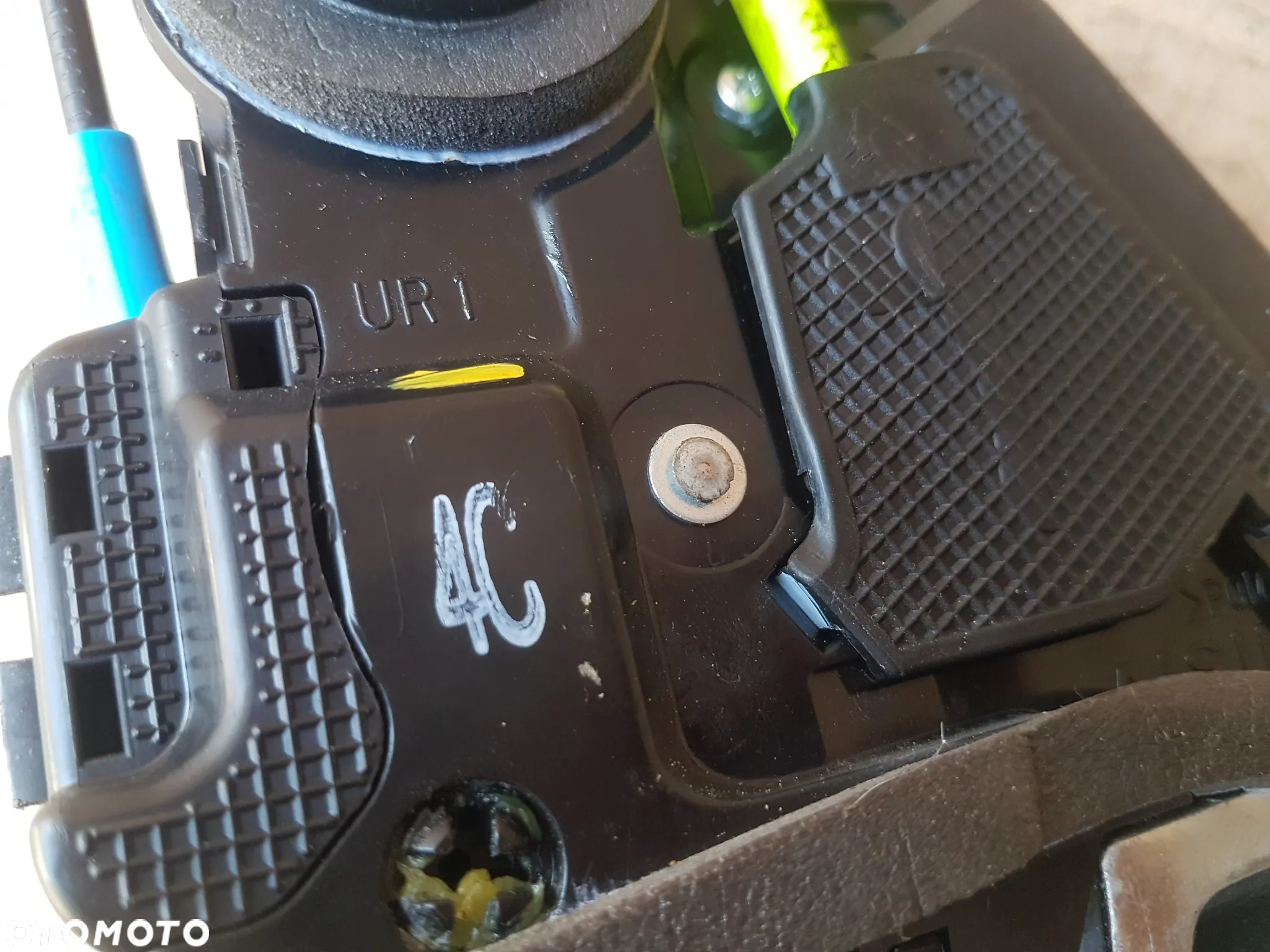Toyota Auris II E18 zamek zamki drzwi europa  4 pin - 12
