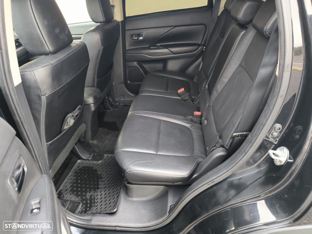 Mitsubishi Outlander 2.2 DI-D Instyle Navi - 16