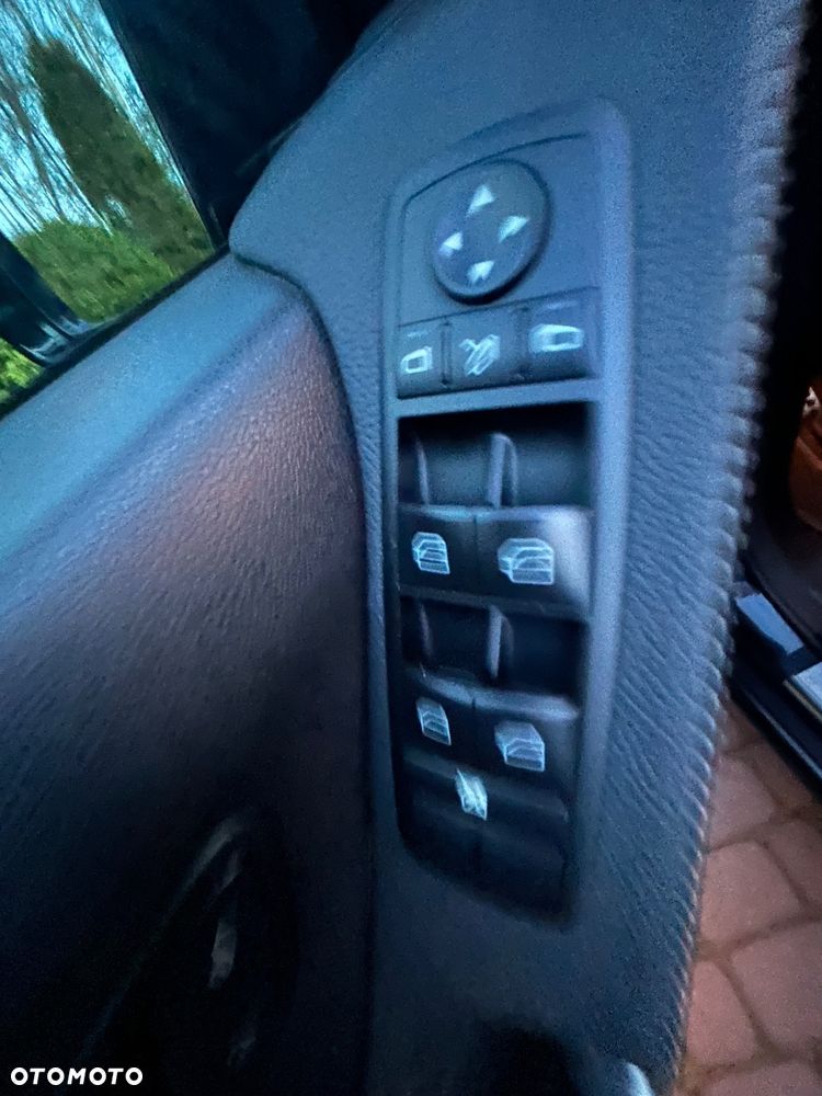 Mercedes-Benz Klasa R - 12