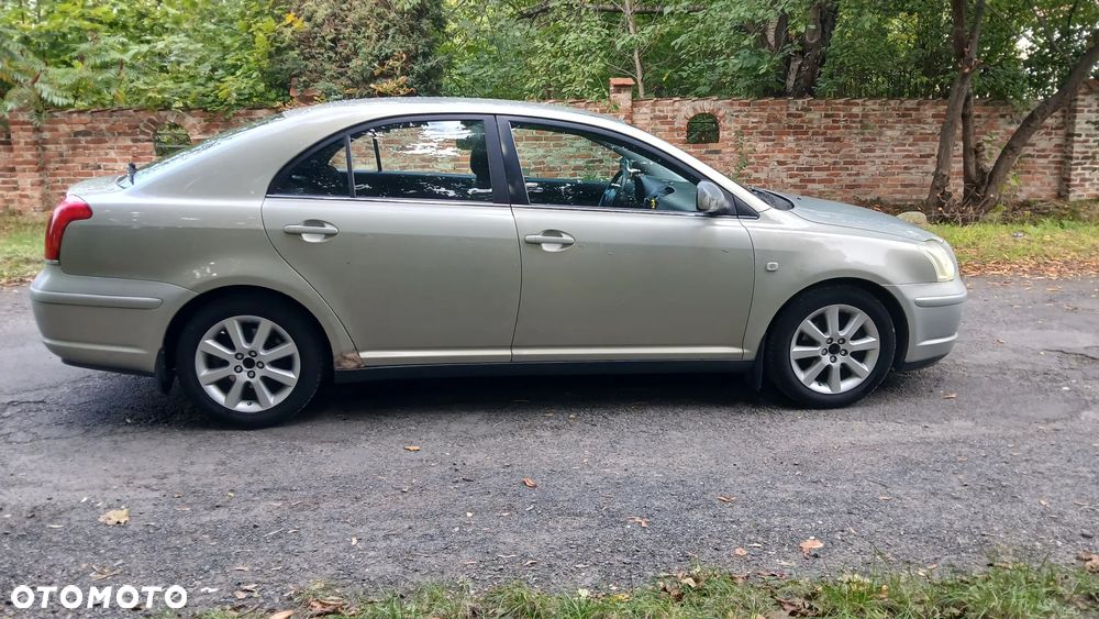 Toyota Avensis - 7