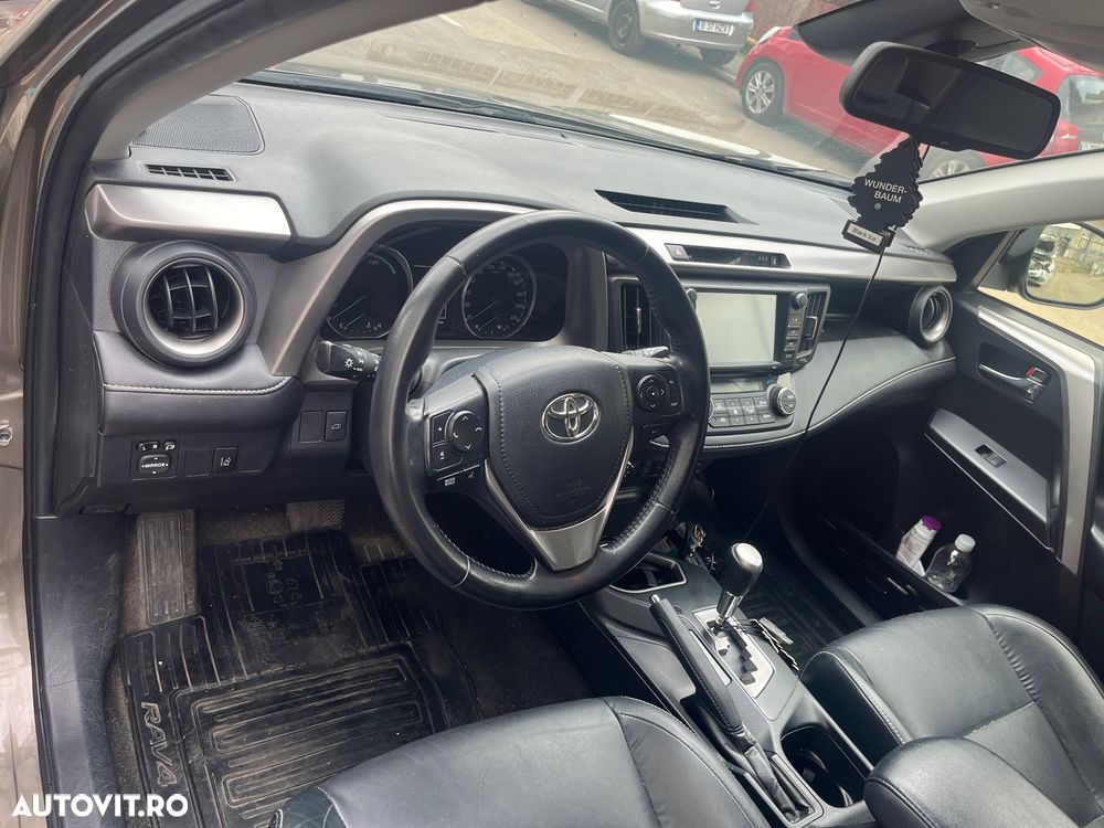 Toyota RAV4 2.5 VVT-i 4x4 Luxury - 18