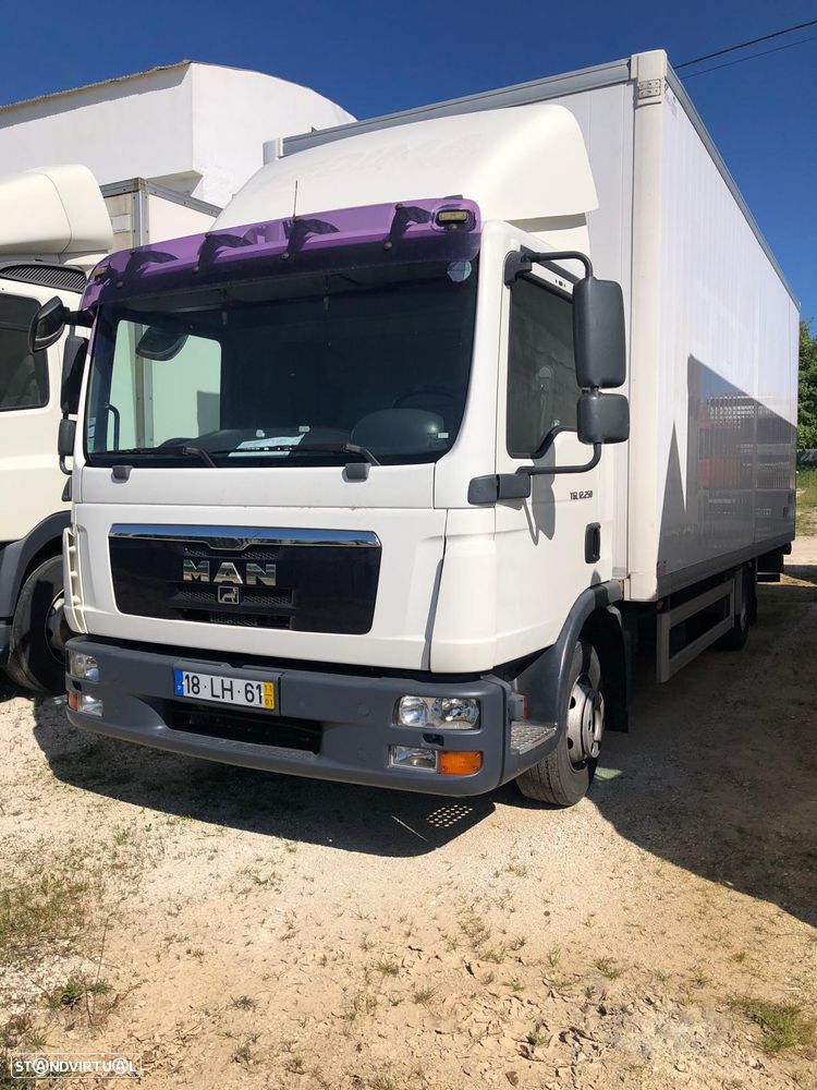 MAN TGL 12.250 MANUAL 8 VELOCIDADES - 4