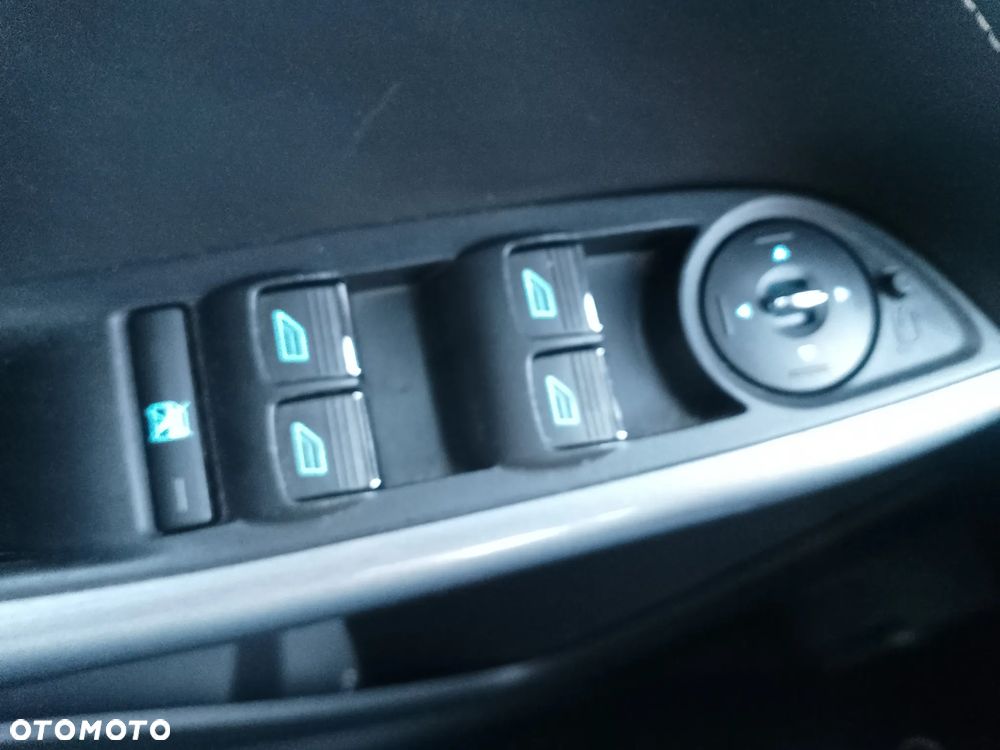 Ford Focus 1.6 EcoBoost Start-Stopp-System Champions Edition - 25