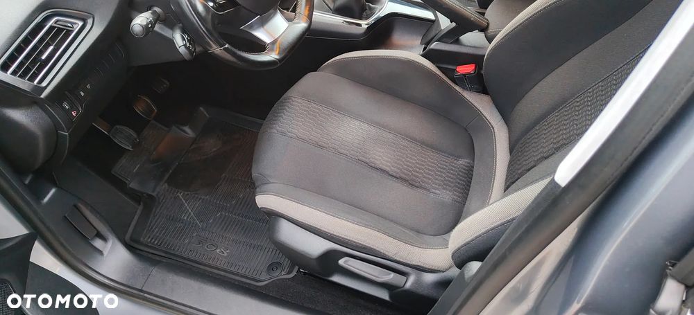 Peugeot 308 - 17