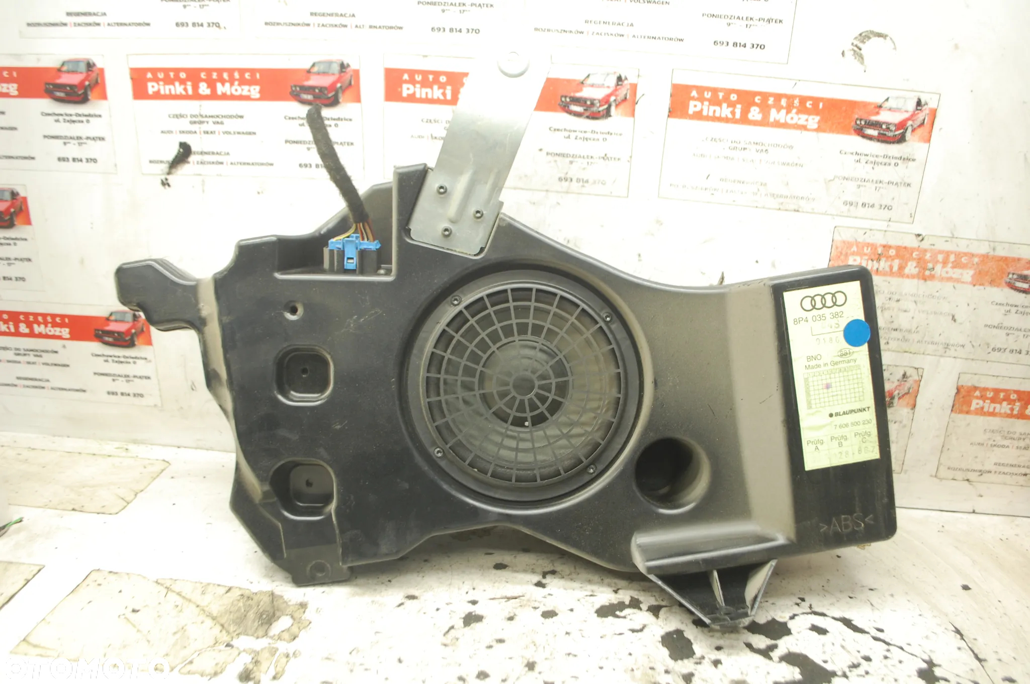 TUBA GŁOŚNIK SUBWOOFER 8P4035382 AUDI A3 8P 5D - 2