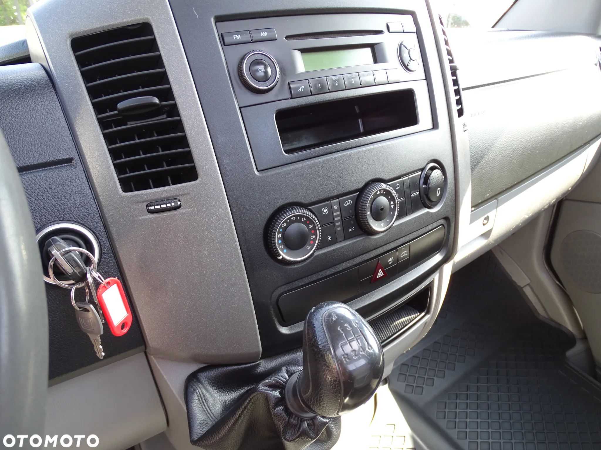 Mercedes-Benz SPRINTER - 34