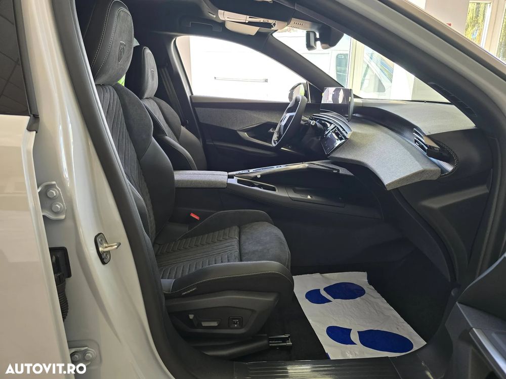 Peugeot 3008 1.2 Hybrid 145 e-DCS6 GT - 23