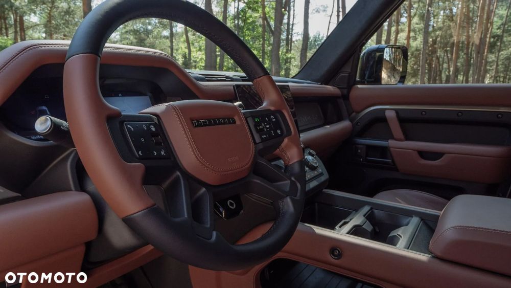 Land Rover Defender - 5