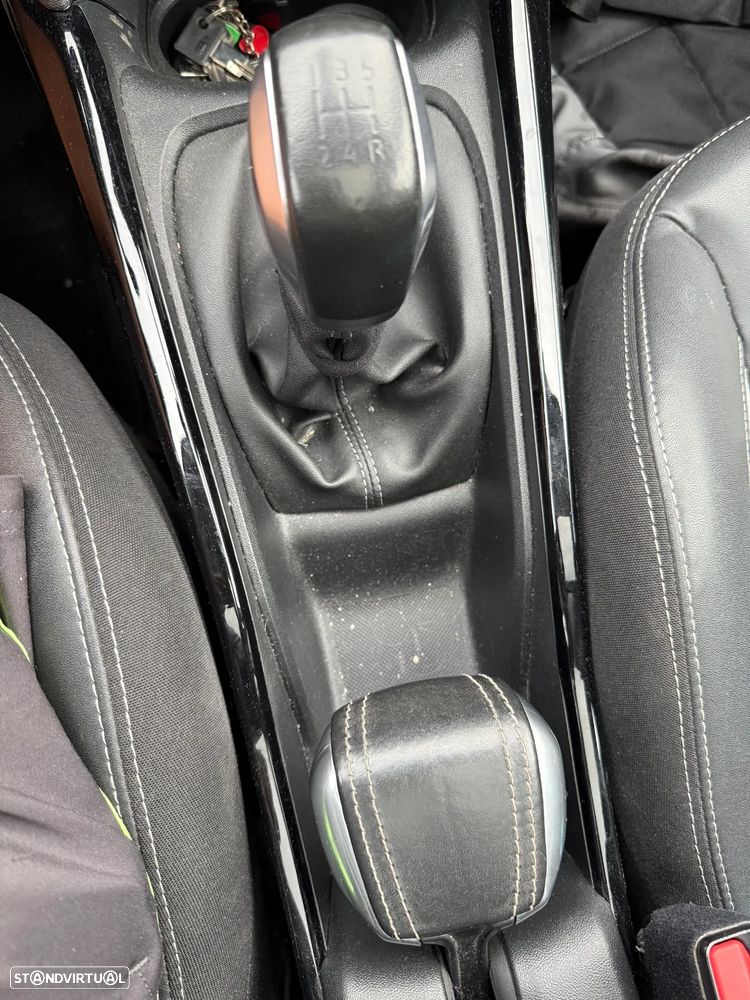 Peugeot 2008 1.2 PureTech Allure - 15