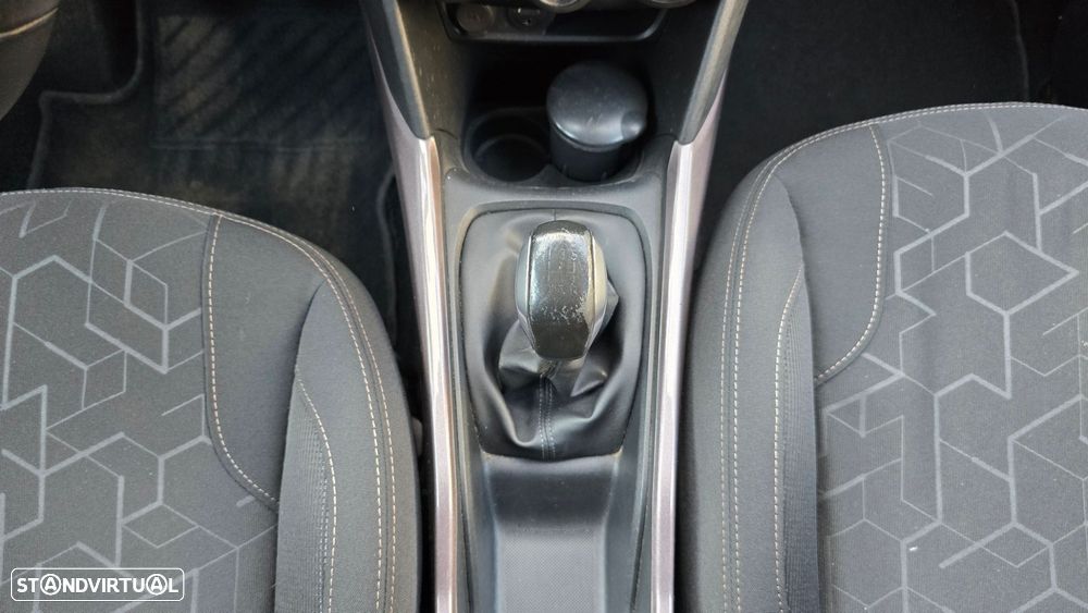 Peugeot 2008 1.6 BlueHDi Style - 27