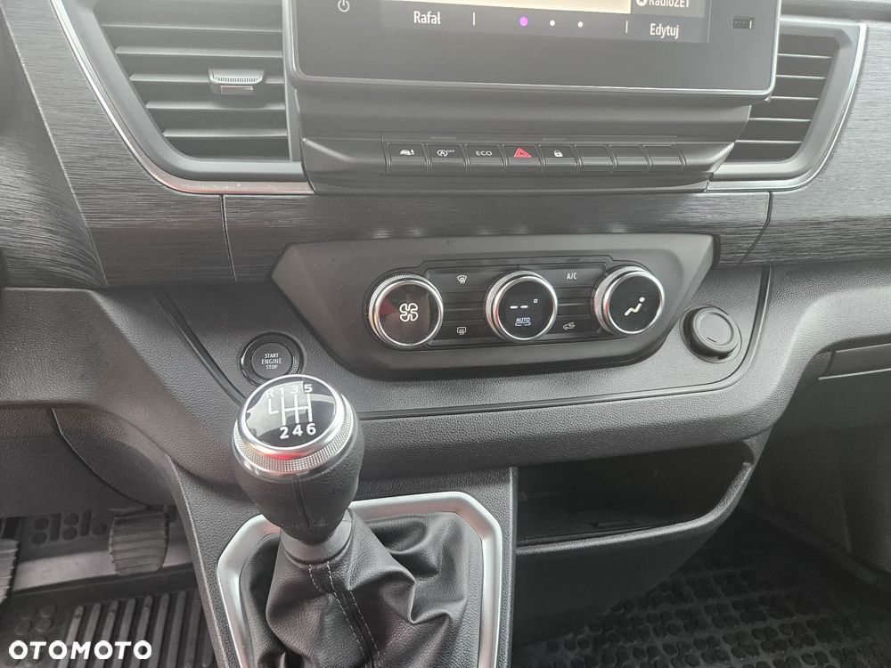 Renault Trafic - 16