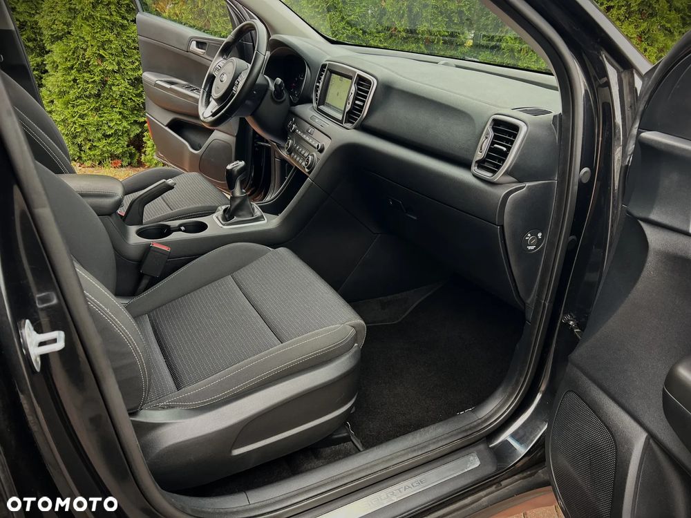 Kia Sportage 1.6 GDI Black Edition 2WD - 37