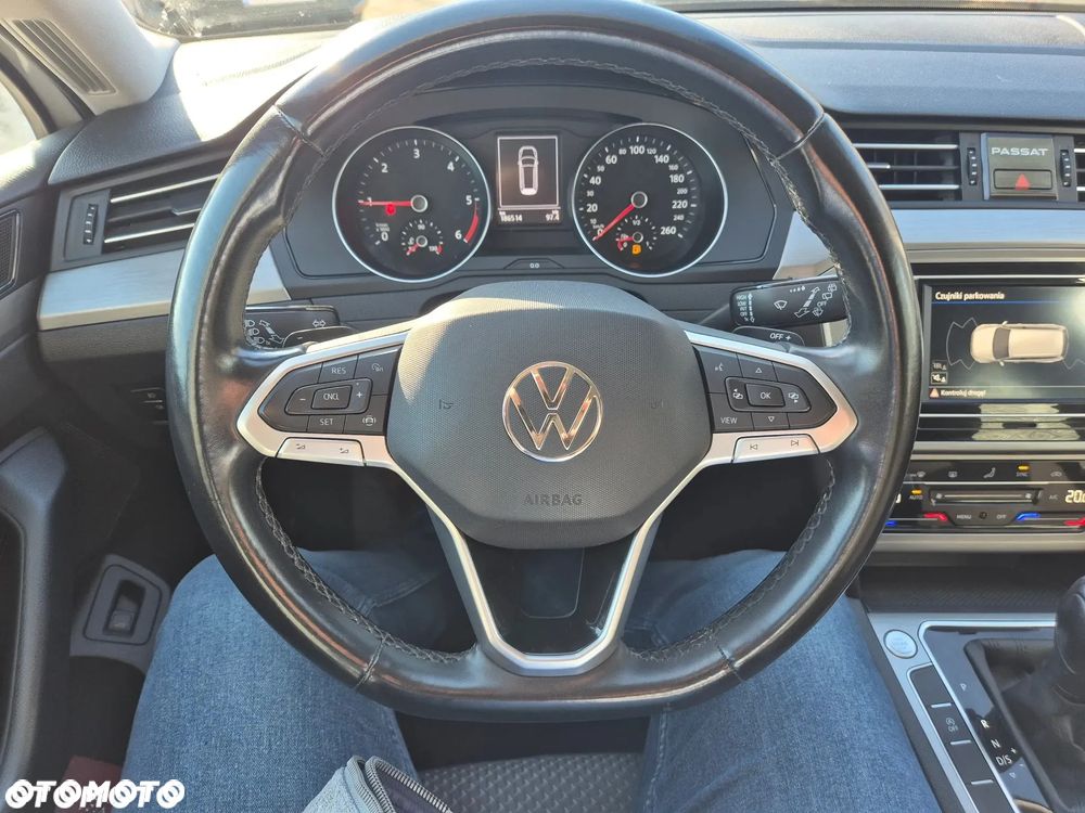 Volkswagen Passat Variant 2.0 TDI EVO Essence DSG - 21