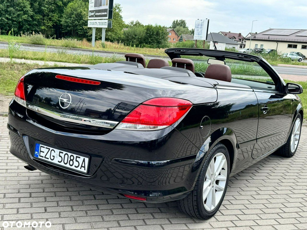 Opel Astra GTC 1.6 Cosmo - 5