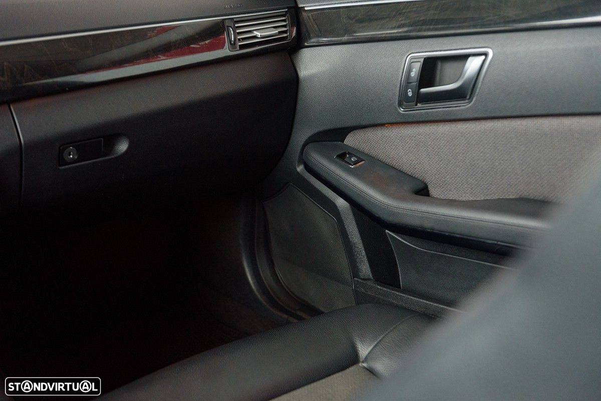 Mercedes-Benz E 220 CDi Avantgarde BlueEfficiency - 54