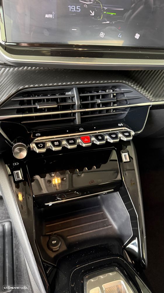 Peugeot 208 1.2 Hybrid Allure e-DCS6 - 8