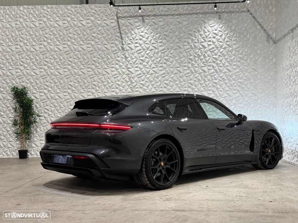 Porsche Taycan - 4