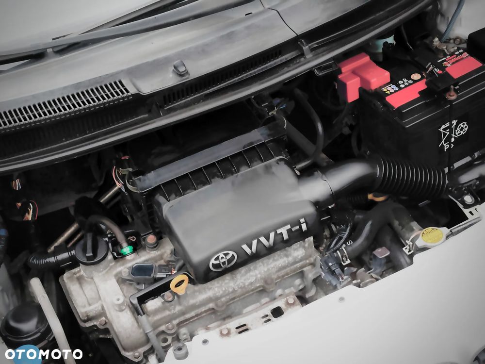 Toyota Yaris 1.3 Luna A/C - 33