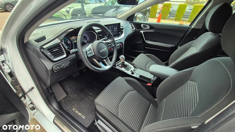 Kia Ceed 1.6 GDI PHEV L DCT - 13