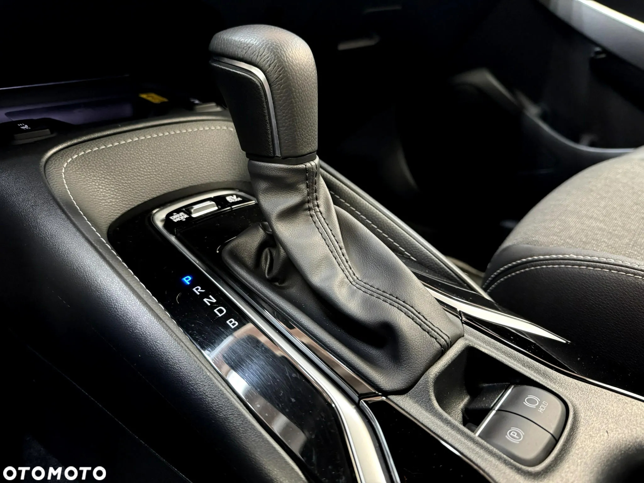 Toyota Corolla 1.8 Hybrid Style - 31