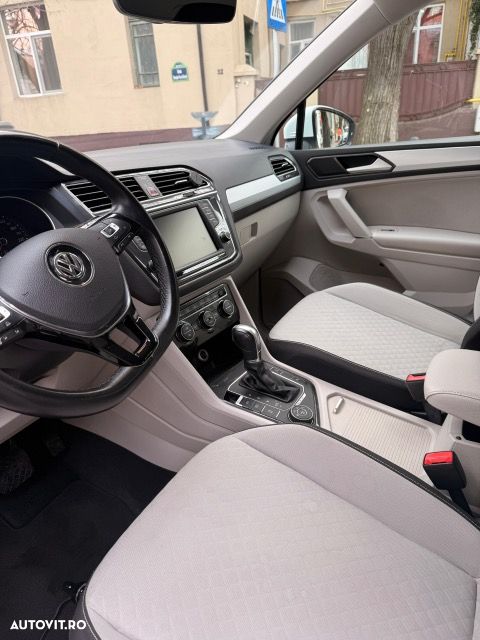 Volkswagen Tiguan 2.0 TDI 4Motion DSG BMT Sport & Style - 2