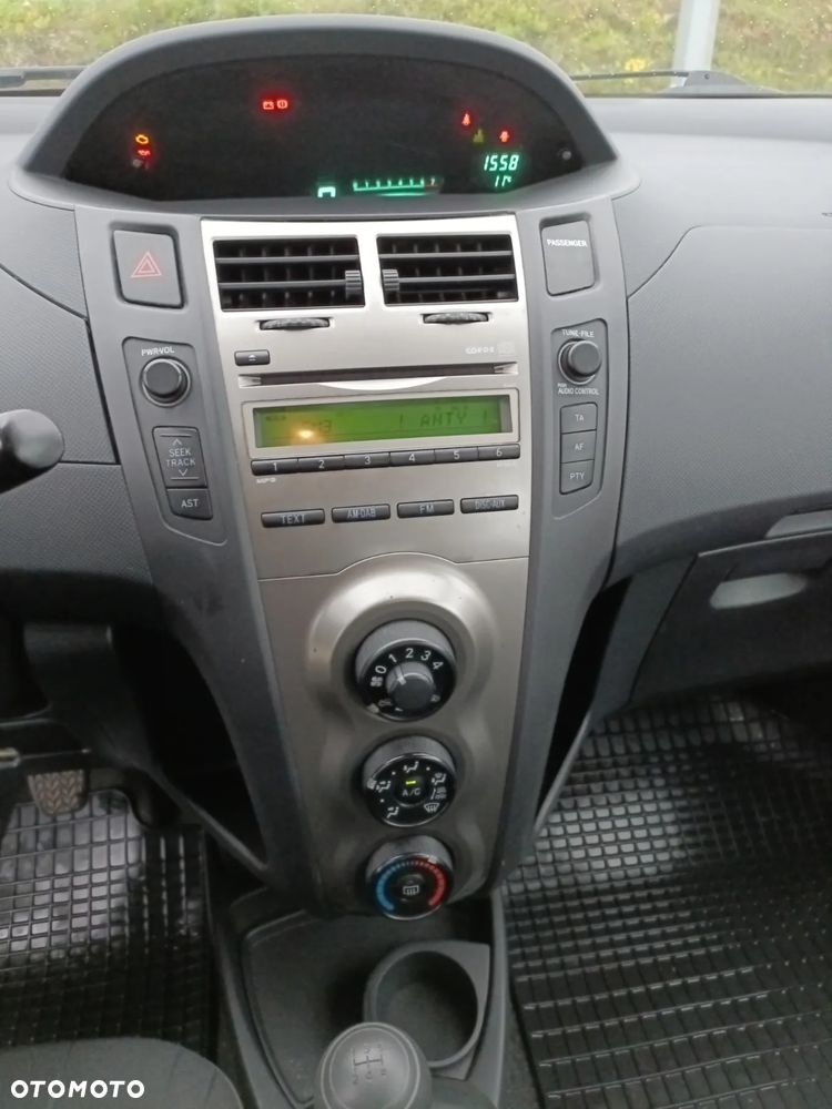 Toyota Yaris - 14
