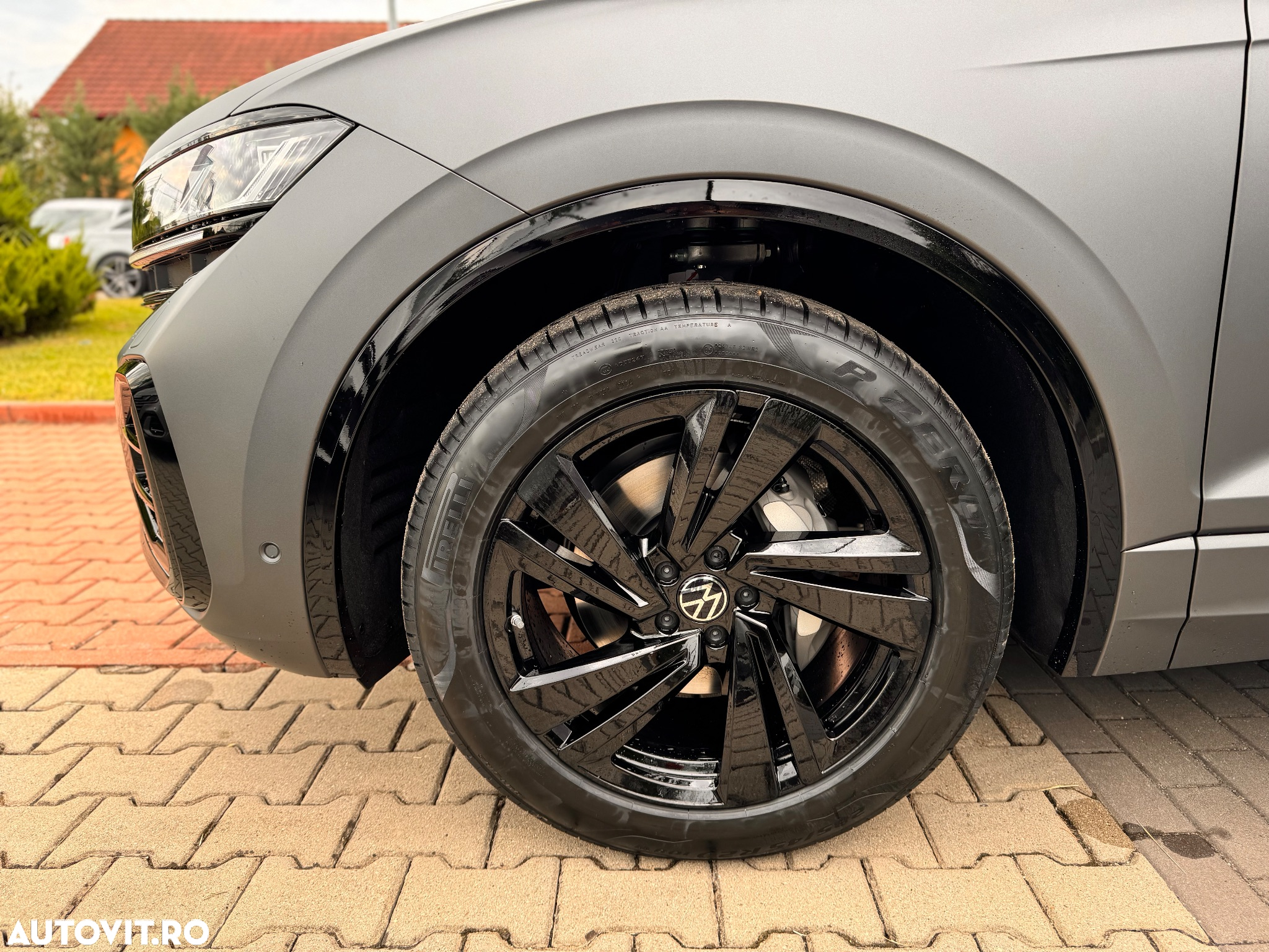 Volkswagen Touareg V6 TDI 4MOTION R-Line - 11