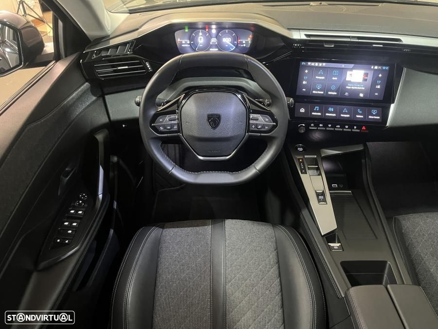 Peugeot 408 1.2 PureTech Allure Pack EAT8 - 23