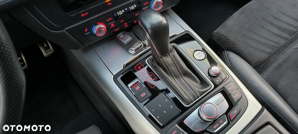 Audi A6 Avant 3.0 TDI quattro S tronic - 33