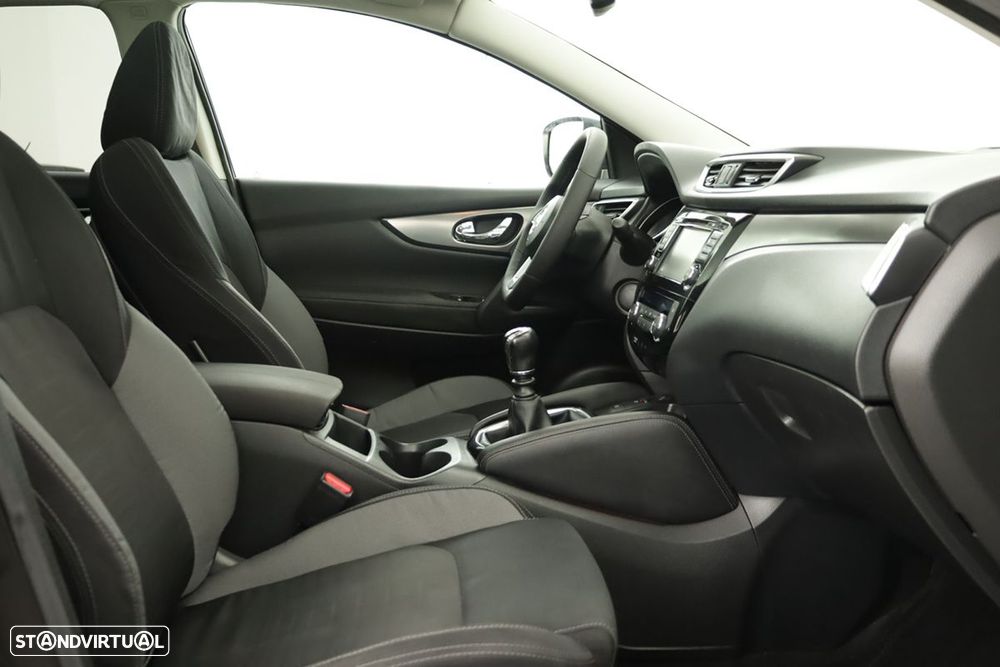 Nissan Qashqai 1.5 dCi N-Connecta 18 - 20
