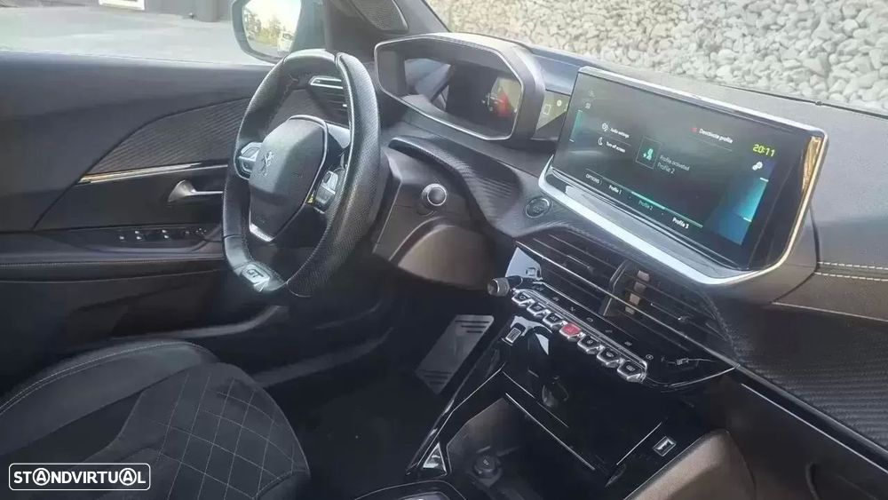 Peugeot e-2008 GT Pack - 9