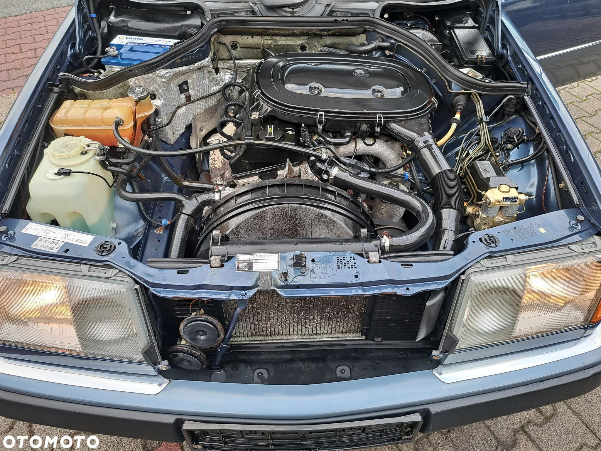Mercedes-Benz Klasa E 230 - 24