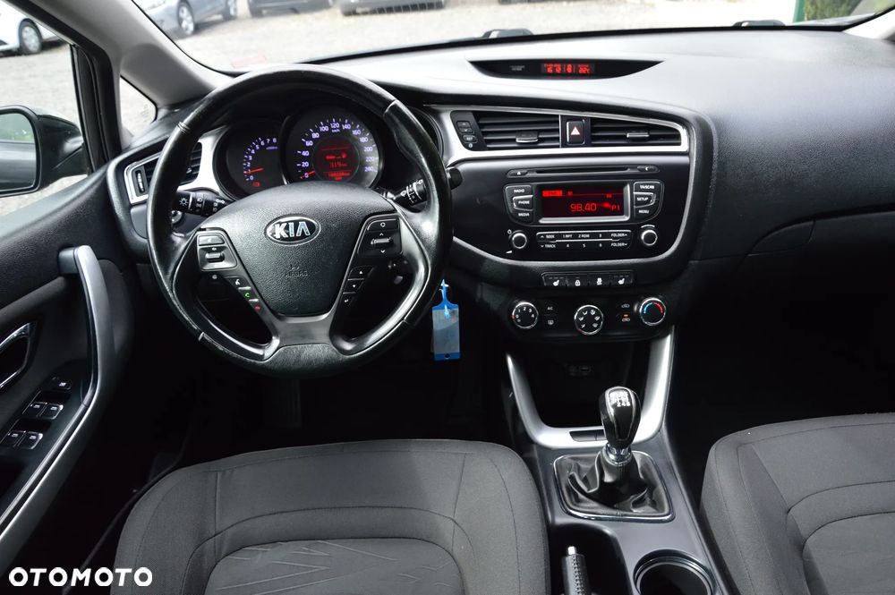 Kia Ceed - 28