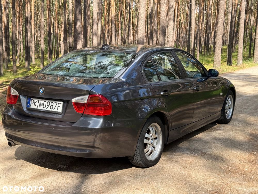 BMW Seria 3 318i - 12