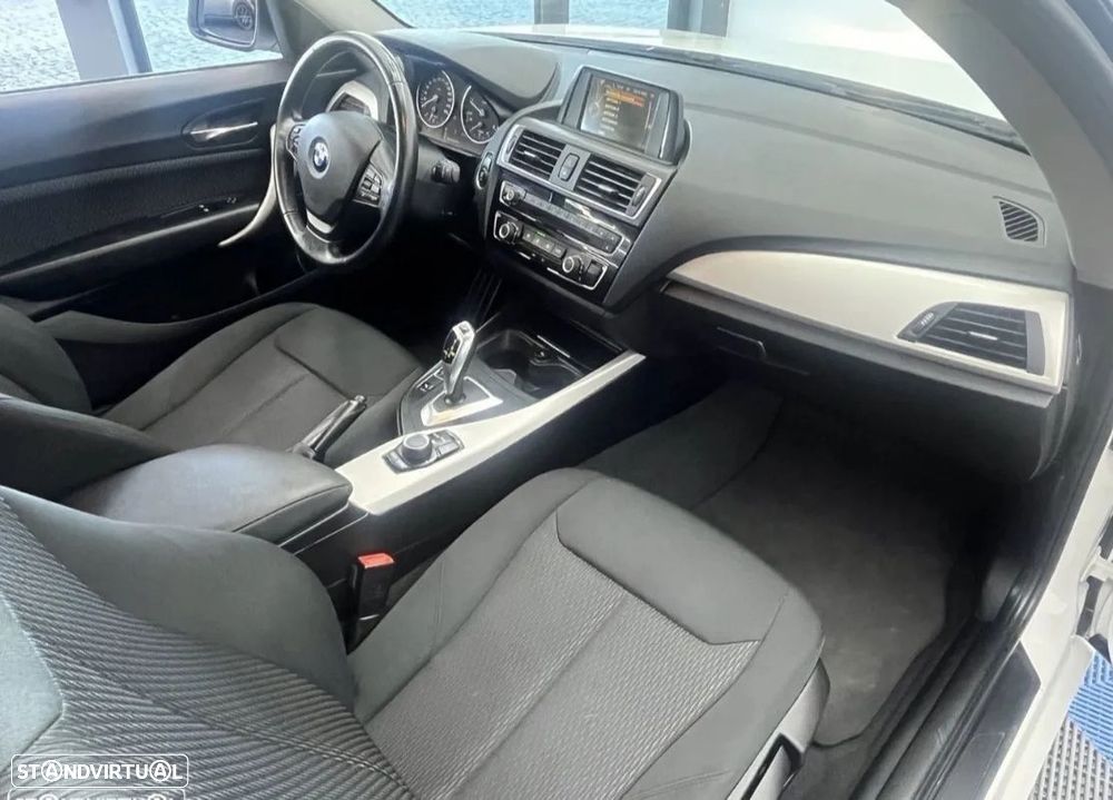 BMW 120 d xDrive Advantage — fotografia 17