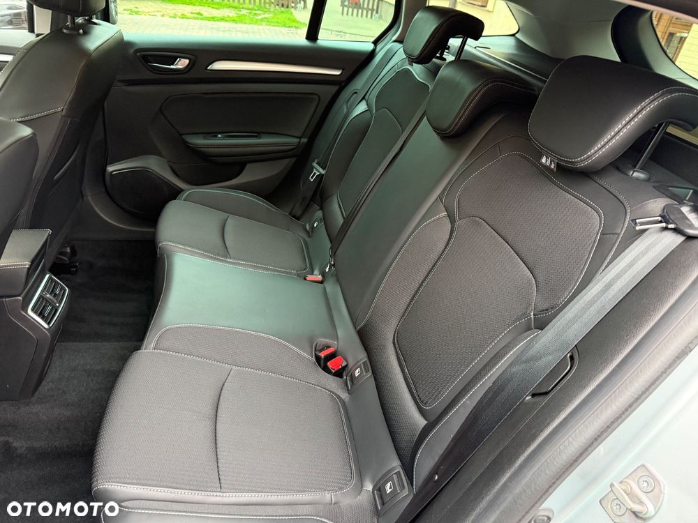 Renault Megane TCe 140 GPF EDC INTENS - 17