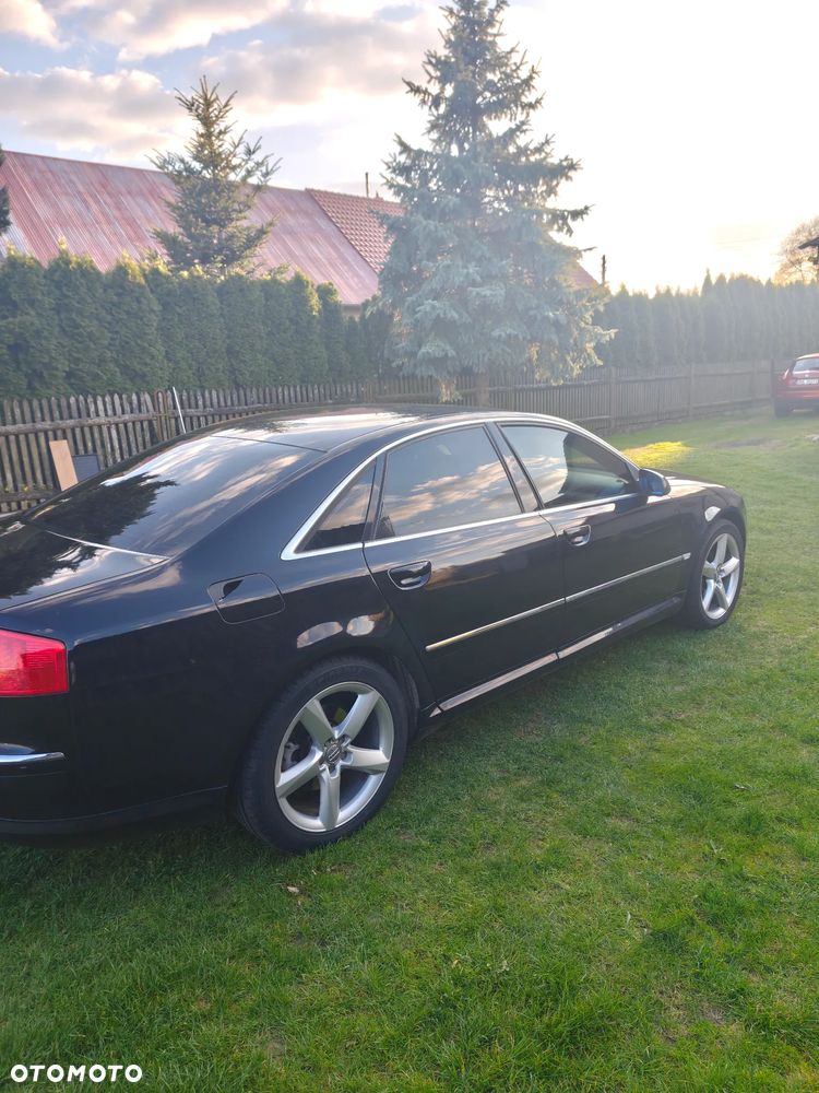 Audi A8 4.2 Quattro - 4