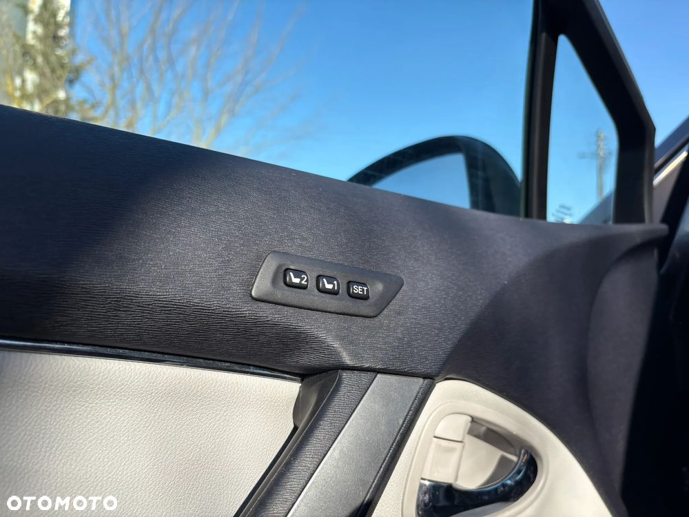 Toyota Avensis 2.2 D-4D Prestige - 12