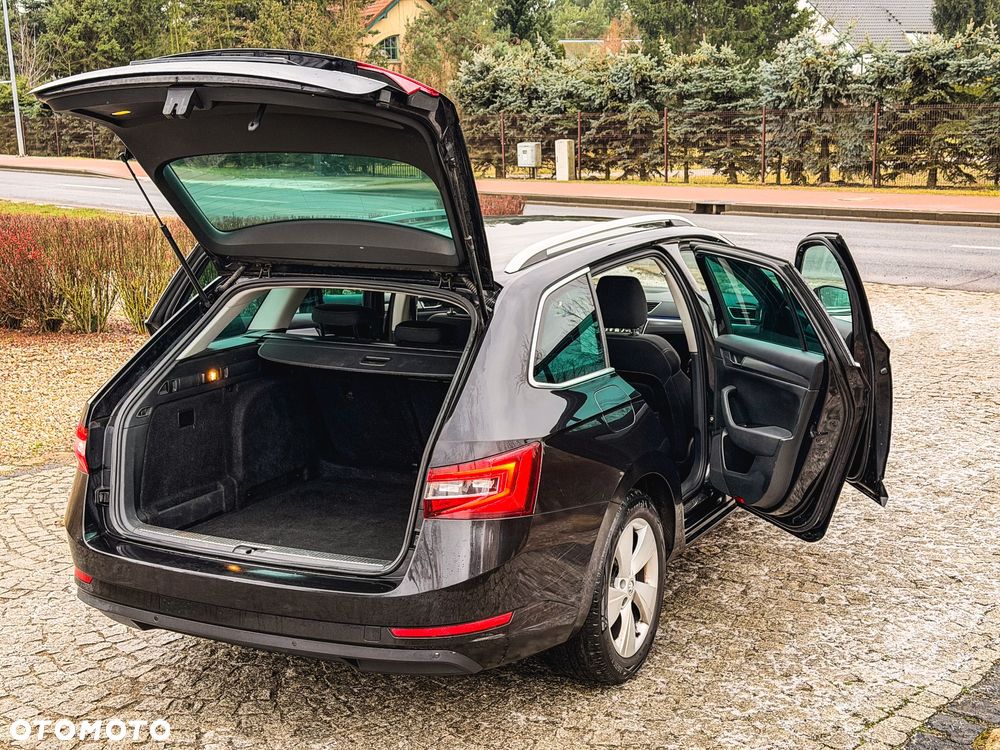 Skoda Superb 2.0 TDI DSG Ambition - 24