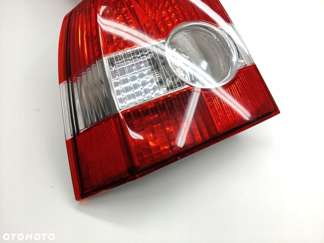LAMPA LEWY TYŁ LEWA TYLNA VOLVO V50 KOMBI - 2