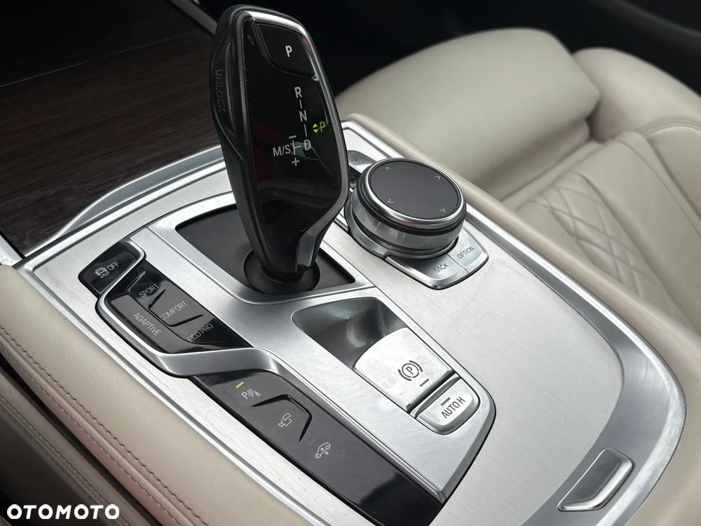BMW Seria 7 730d xDrive - 18