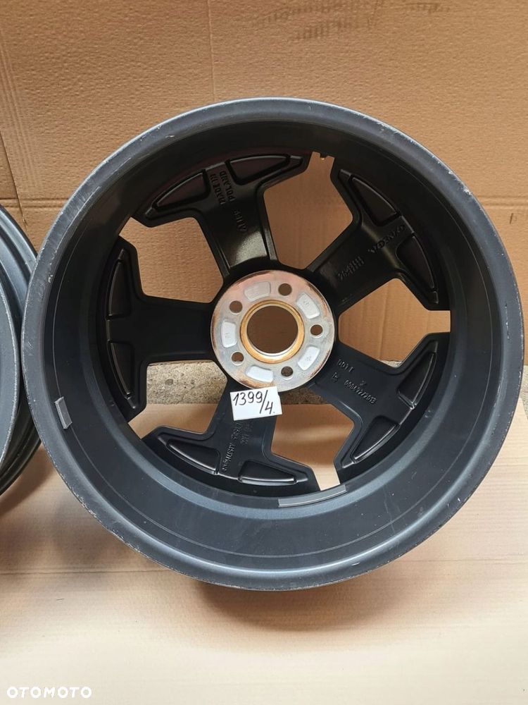 Felgi aluminiowe Volvo XC40 7.5" x 19" 5x108 ET 50,5 - 10
