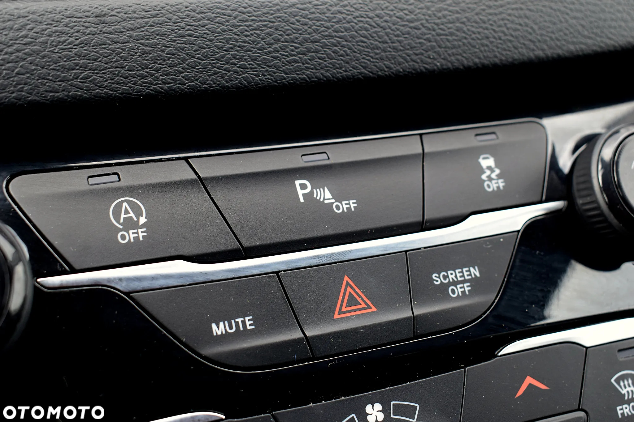 Chrysler Pacifica - 24