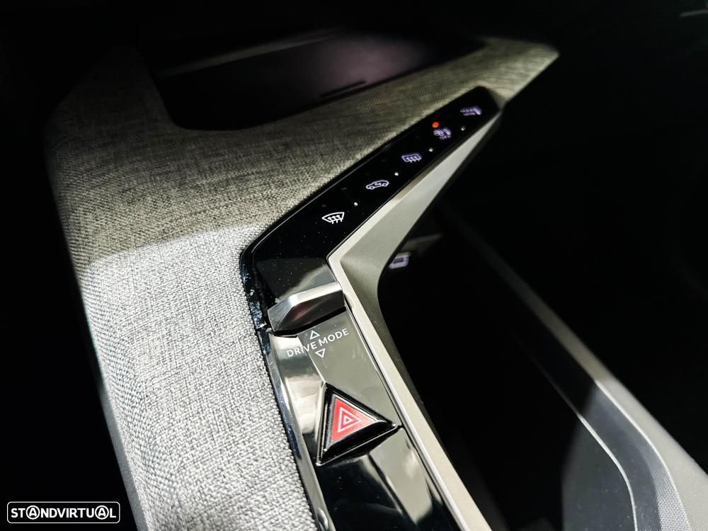 Peugeot 5008 1.2 Hybrid Allure Pack e-DCS6 - 45