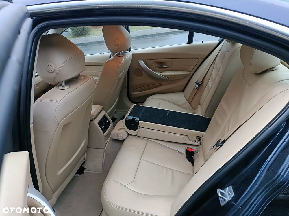 BMW Seria 3 320d Blue Performance Sport Line - 16