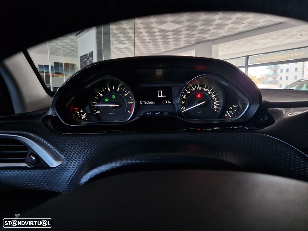 Peugeot 208 1.2 PureTech Signature - 10