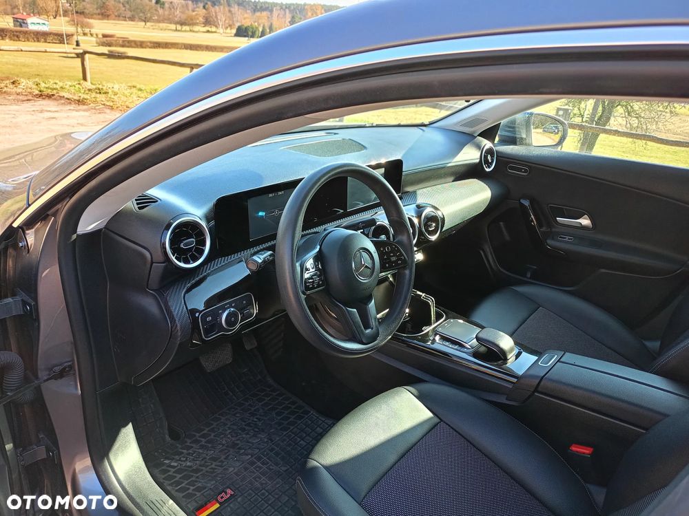 Mercedes-Benz CLA 200 7G-DCT - 11