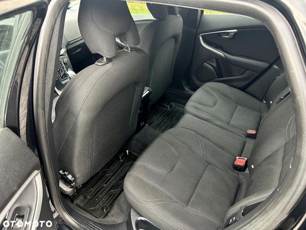 Volvo V40 D2 Momentum - 8